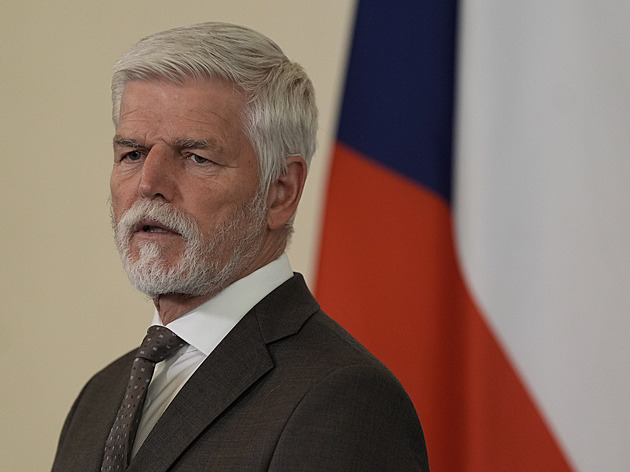 Je zřejmé, že je tady zájem na koaliční vládě tří stran, řekl prezident Pavel