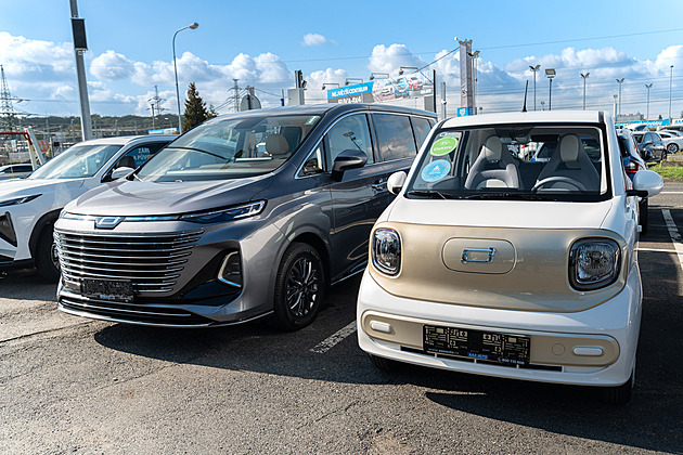 Další čínská auta v Česku: elektrický velorex i lowcost od VW. Čím překvapí?