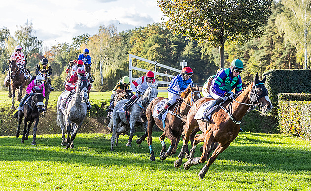 Velká pardubická 2025: program, startovní listina, vstupenky, kde sledovat