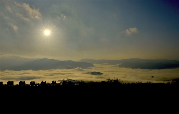 Víkend bude slunečný, ale chladnější. V noci na neděli může mrznout