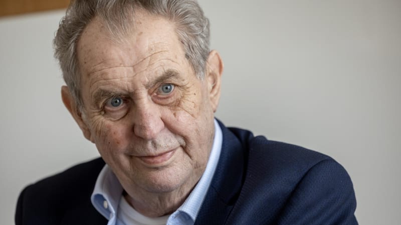 Exprezident Zeman podstoupil akutní operaci. Lékaři mu ošetřili hnisavý absces
