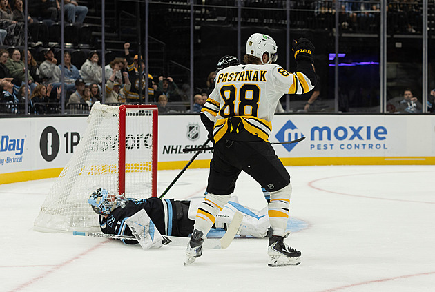 Musíme se rychle zvednout, velí Pastrňák po další porážce. Těší se na Marchanda