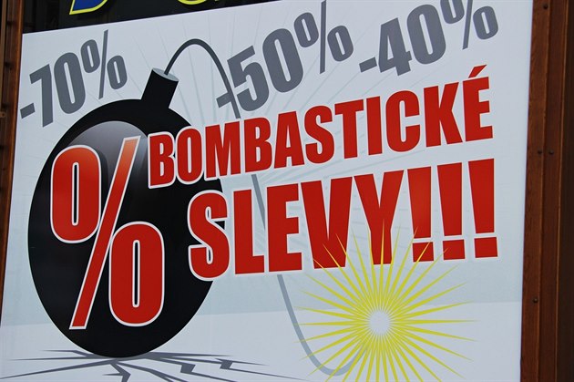 Úřady před Vánocemi varují před triky obchodníků. Spustily kontroly i nový kvíz