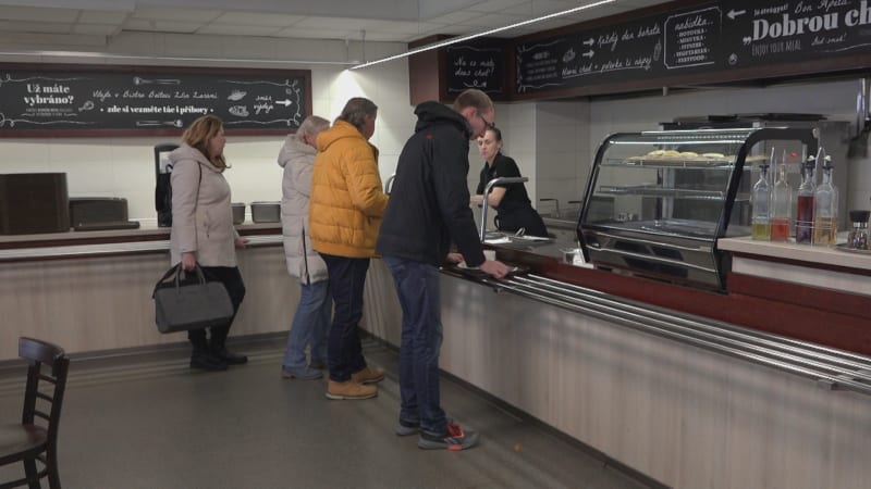 Cena obědových meníček roste. Už atakuje hranici 200 Kč, nejvíce zaplatí lidé v Praze