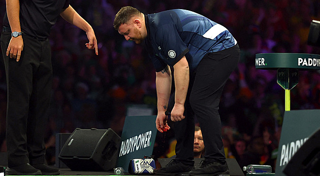 Frustrace, rány do stolu a ruce od krve. Myslel jsem na spoustu věcí, kál se šipkař