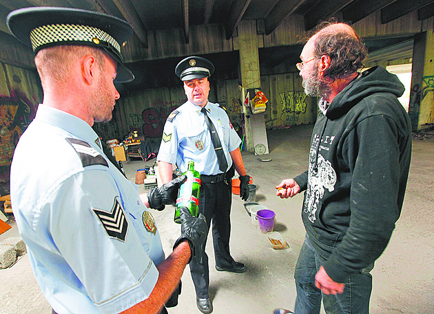 Zlín mění vyhlášku o zákazu alkoholu. Policii scházejí účinná opatření