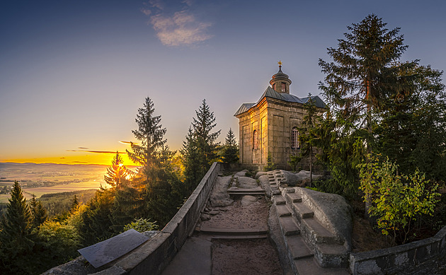 Víkend na Broumovsku: Skály, které možná ještě neznáte, a barokní ticho s duší