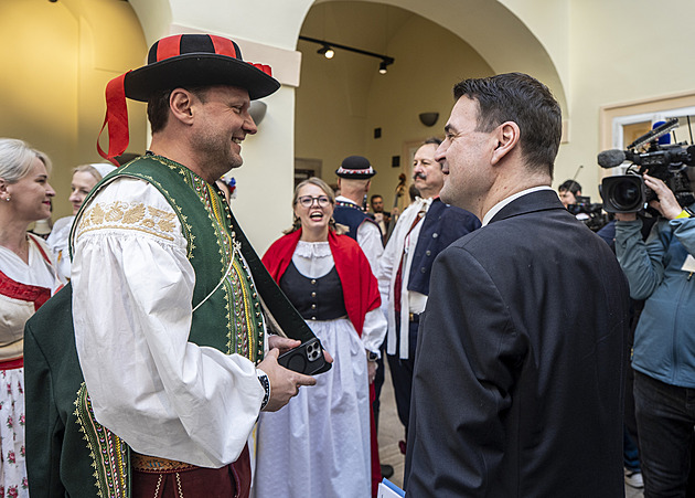Zákon zpřísní pravidla pro sociální sítě. Má cenzurní potenciál, řekl Vondráček