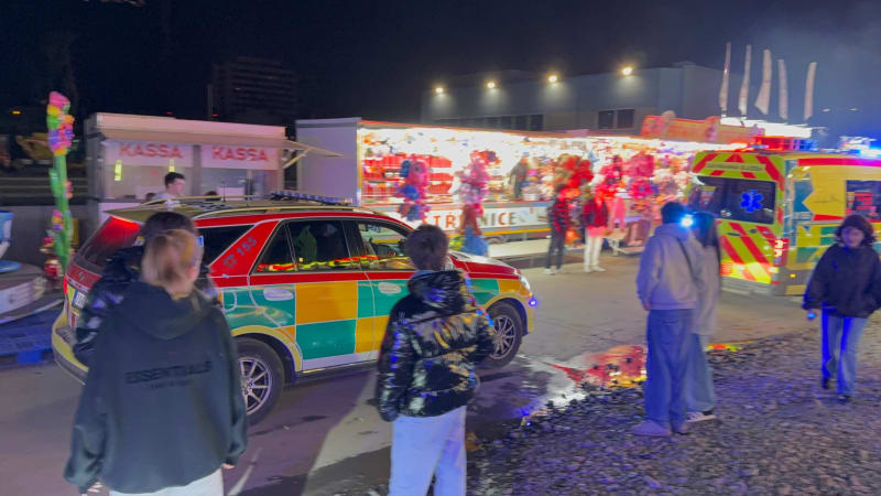 Děsivý incident na Matějské pouti v Praze: Z populární atrakce vypadla nezletilá dívka