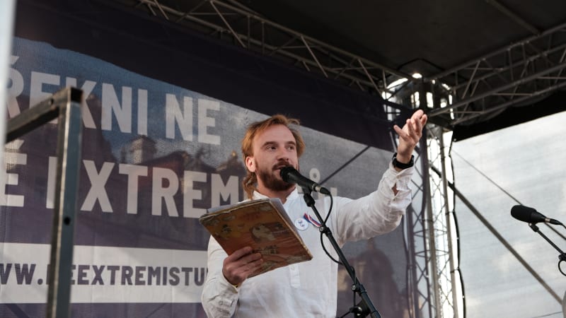 Demonstrace na Letné vyjde Milion chvilek na miliony. Minář prozradil, co vyčítá Fialovi