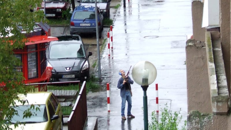 Šílený Lubomír se sluchátky střílel na bratislavském sídlišti. Mezi mrtvými byl i malý chlapec