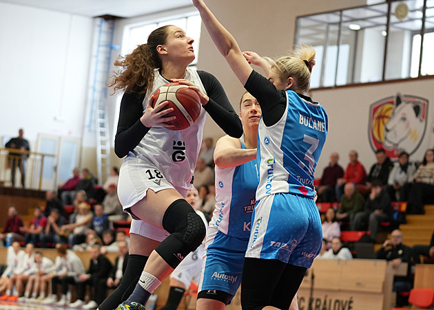 Basketbalistky Hradce Králové prohrály derby v Trutnově a půjdou na USK