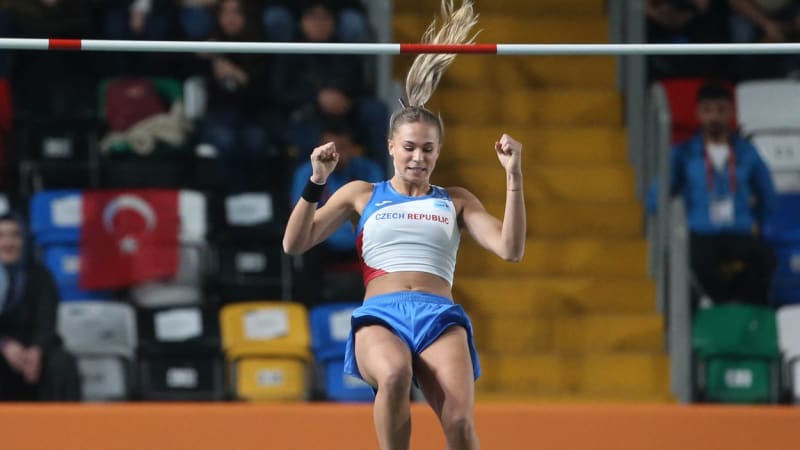 Česká atletika slaví další medaili z mistrovství světa. Tyčkařka Švábíková získala bronz