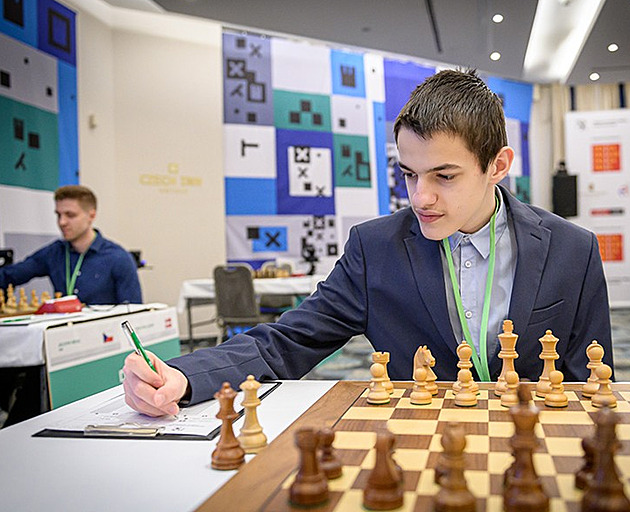 Zázračný talent je velmistrem! Finěk se titulu dočkal jako druhý nejmladší Čech