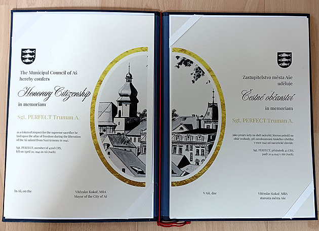 Památku padlých vojáků připomene Aš novou deskou i čestnými občanstvími