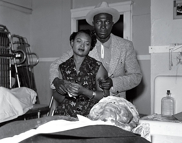 Jen ať to Amerika vidí. Fotka zlynčovaného kluka zažehla boj za práva černochů