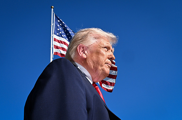 Trump vyšle delegaci na jednání s Íránem do Islámábádu, hrozí zničením elektráren