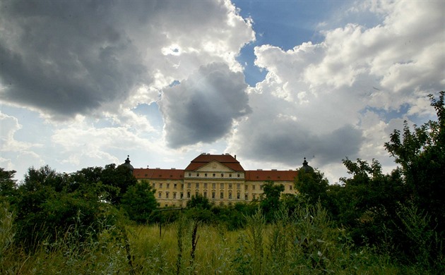 Proměna kláštera v luxusní hotel?  Okolnosti plánu za 400 milionů vzbuzují podezření