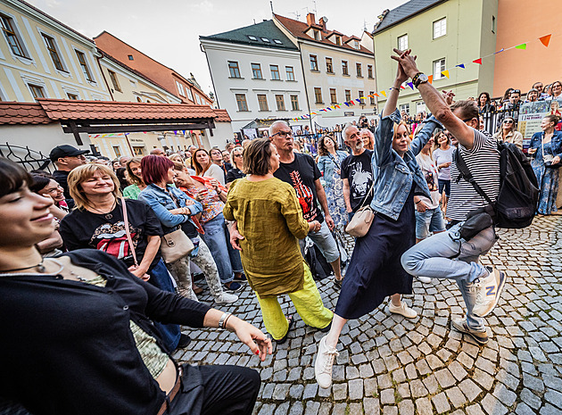 Katalánský Macbeth, král Ubu podle slovinského loutkáře. Blíží se Regiony