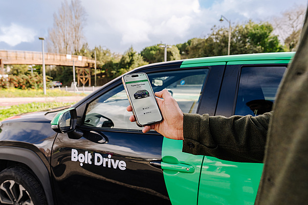 Sdíleným autem nově i do zahraničí. Bolt Drive umožní jízdu do čtyř sousedních zemí