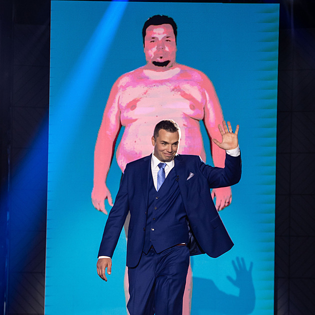 Nezdravé jídlo a litry piva. Martin v Extrémních proměnách zhubl 70 kilo