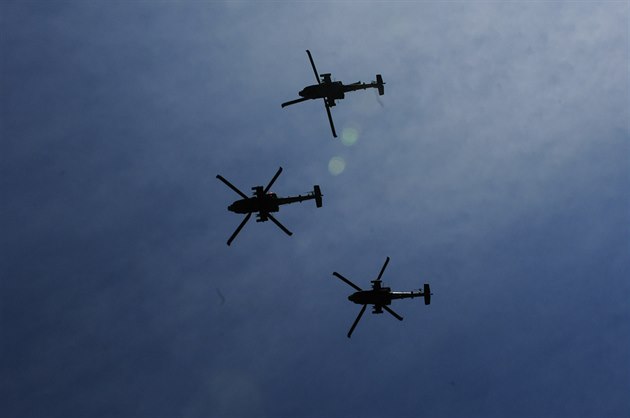 U Hormuzského průlivu se zřítil bojový vrtulník Apache americké armády