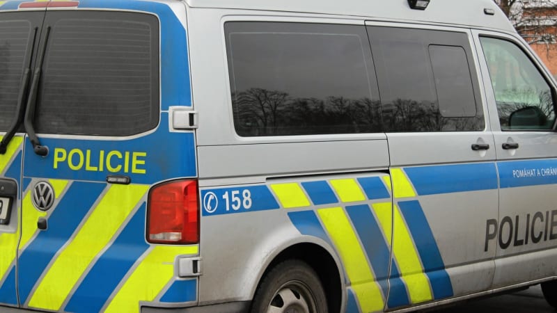 V teplickém obchodním centru se zřítil strop. Jedna zákaznice se zranila, policie hledá svědky