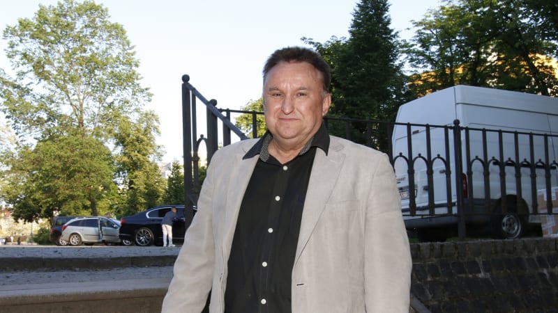Herec Sypal: Evropa se řítí do záhuby. To, co se dnes děje ve Francii či Německu dorazí k nám