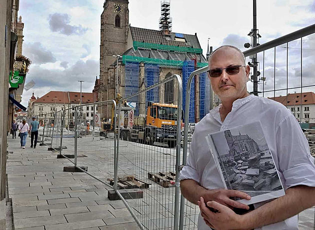 To, co se dělo s dlažbou v Plzni, je barbarství, říká památkář
