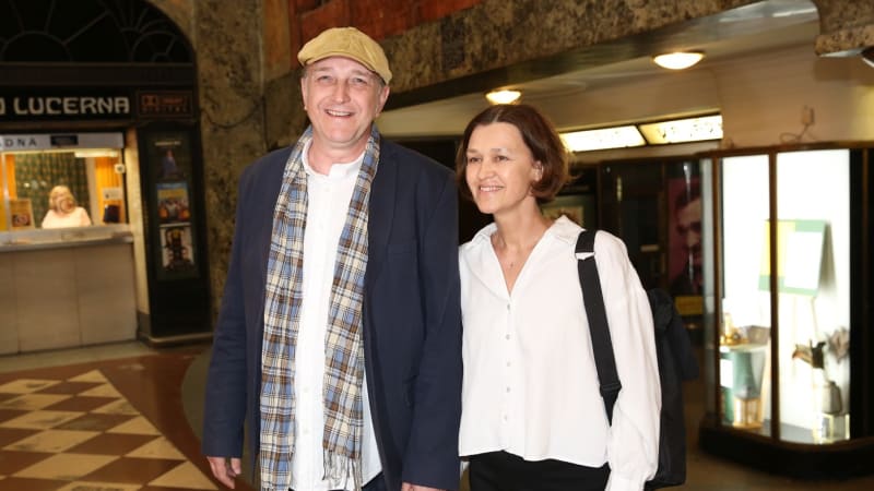 Soukromí herce Vondráčka: Syn, kterému dohodil herečku, ho udělal dědou. Manželka je učitelkou